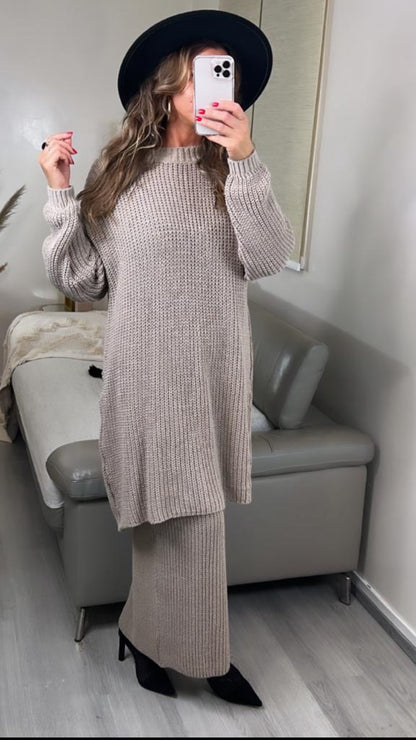 Ensemble en maille taup jupe + pull