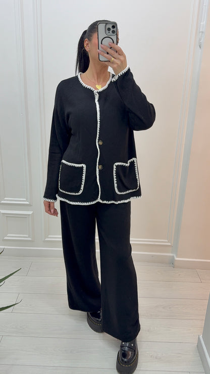 Ensemble 2 pièces gilet + pantalon noir à coutures blanches