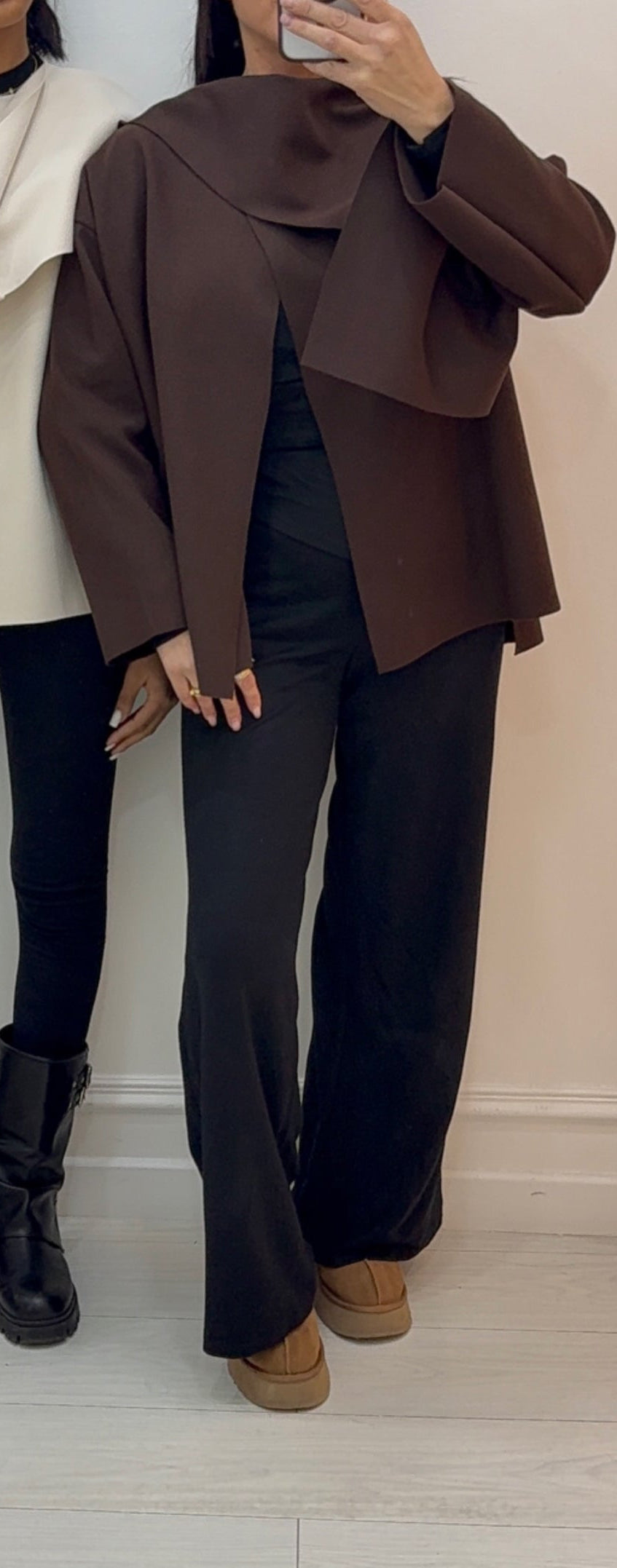 VESTE MANTEAU AVEC ÉCHARPE INTÉGRÉE chocolat