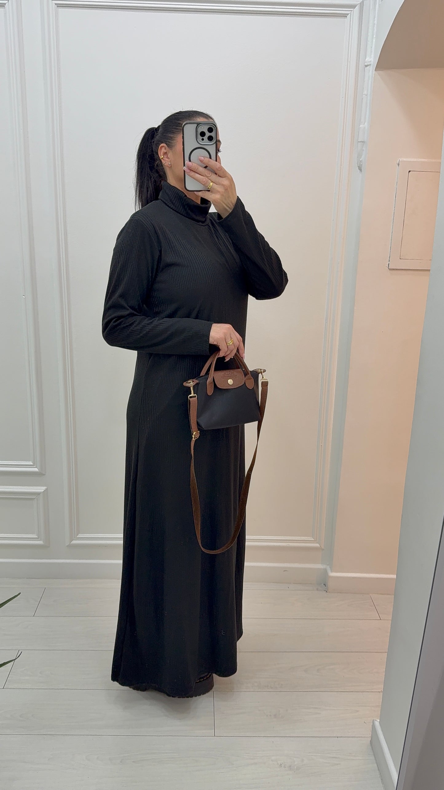 Robe longue à col roulé noir