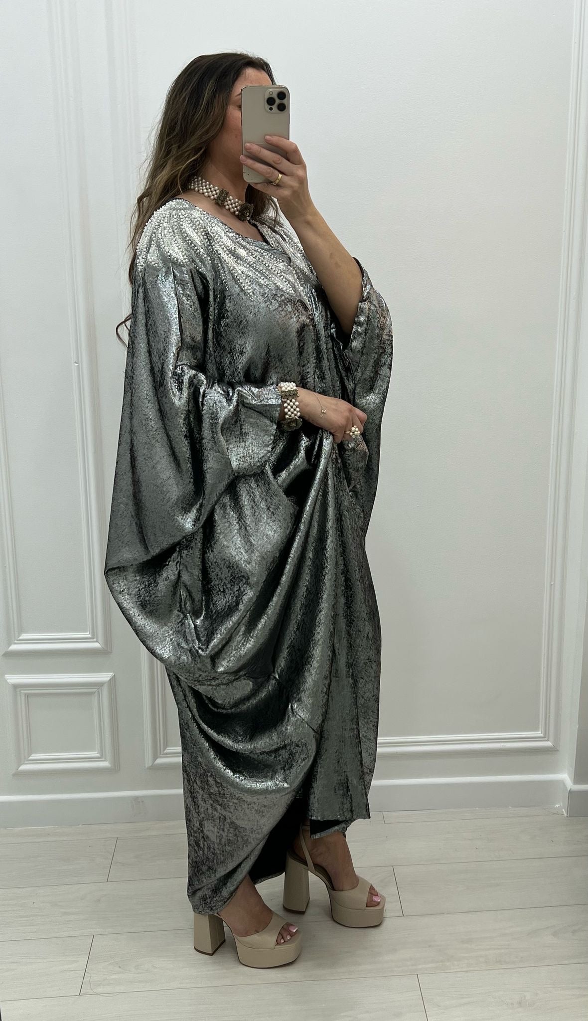 Robe luxe large à perles qualité premium argenté