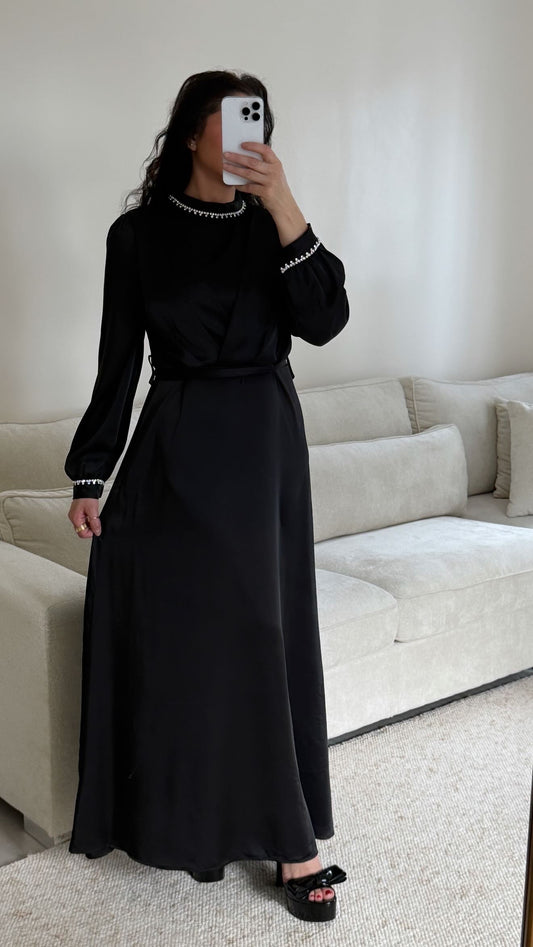 Robe émirat noir a col montent
