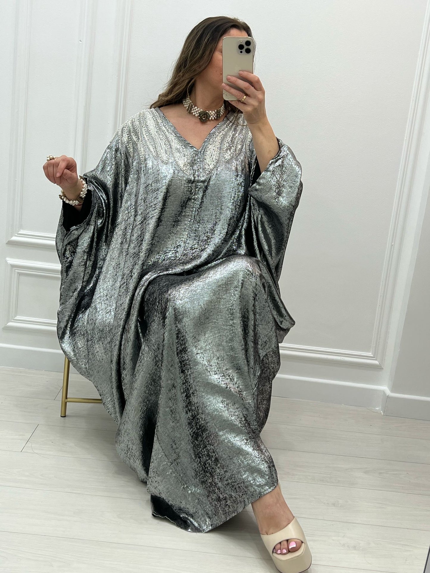 Robe luxe large à perles qualité premium argenté