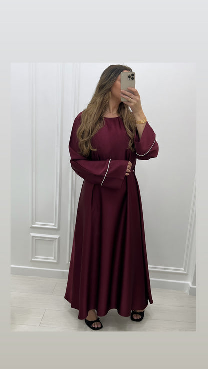 Robe satinée large bordeaux