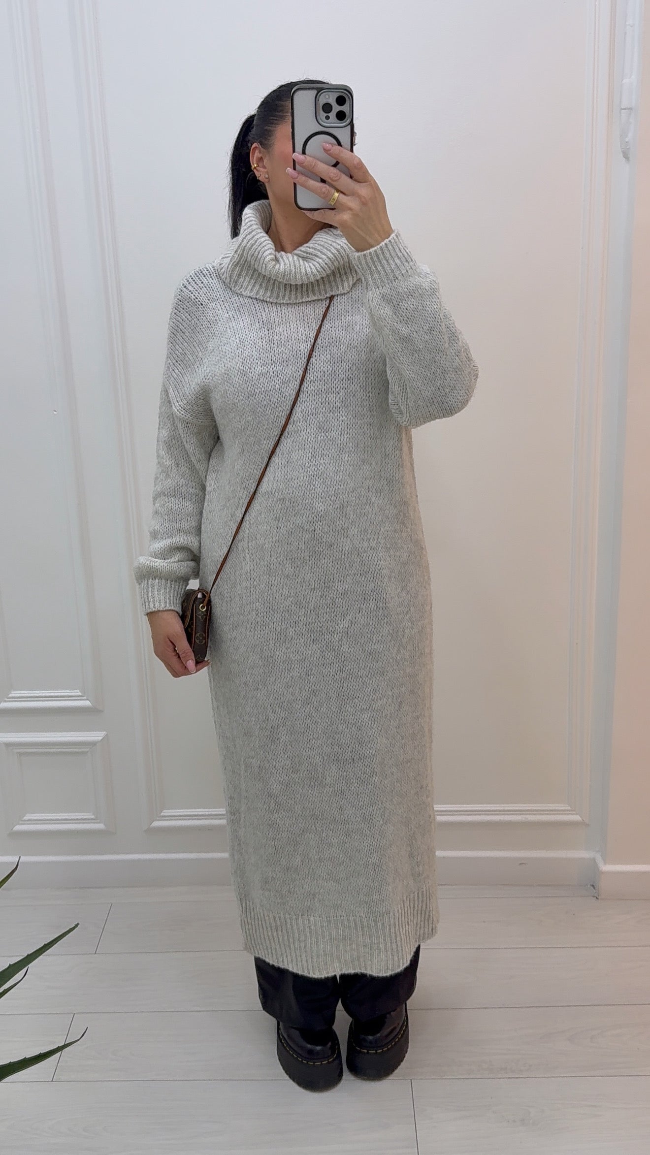 Robe longue en laine à col roulé ￼