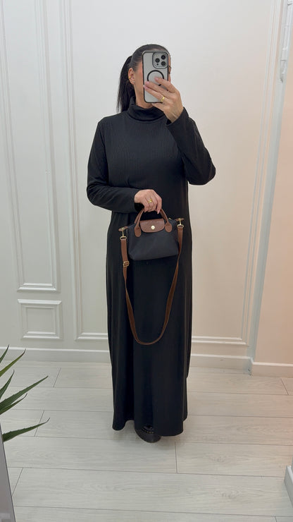 Robe longue à col roulé noir
