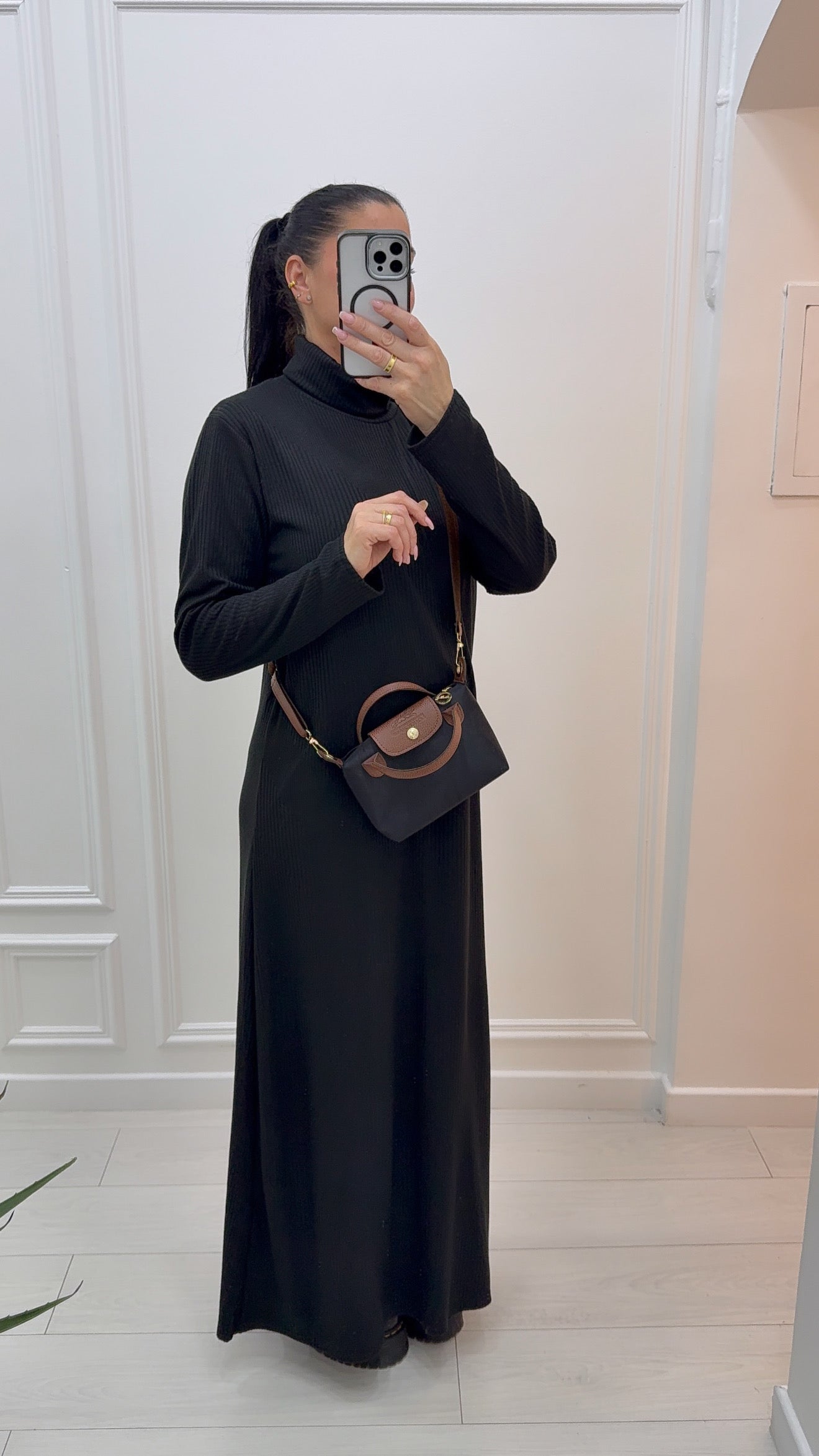 Robe longue à col roulé noir
