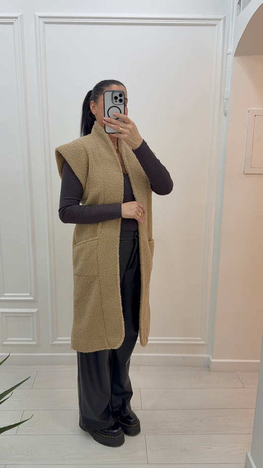 Gilet moumoute colle mentant épaulettes dégagées