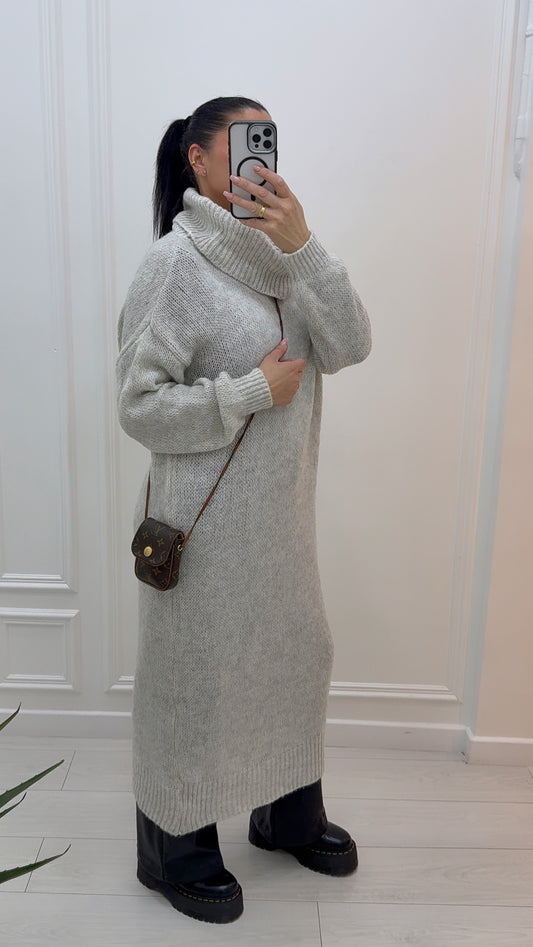 Robe longue en laine à col roulé ￼