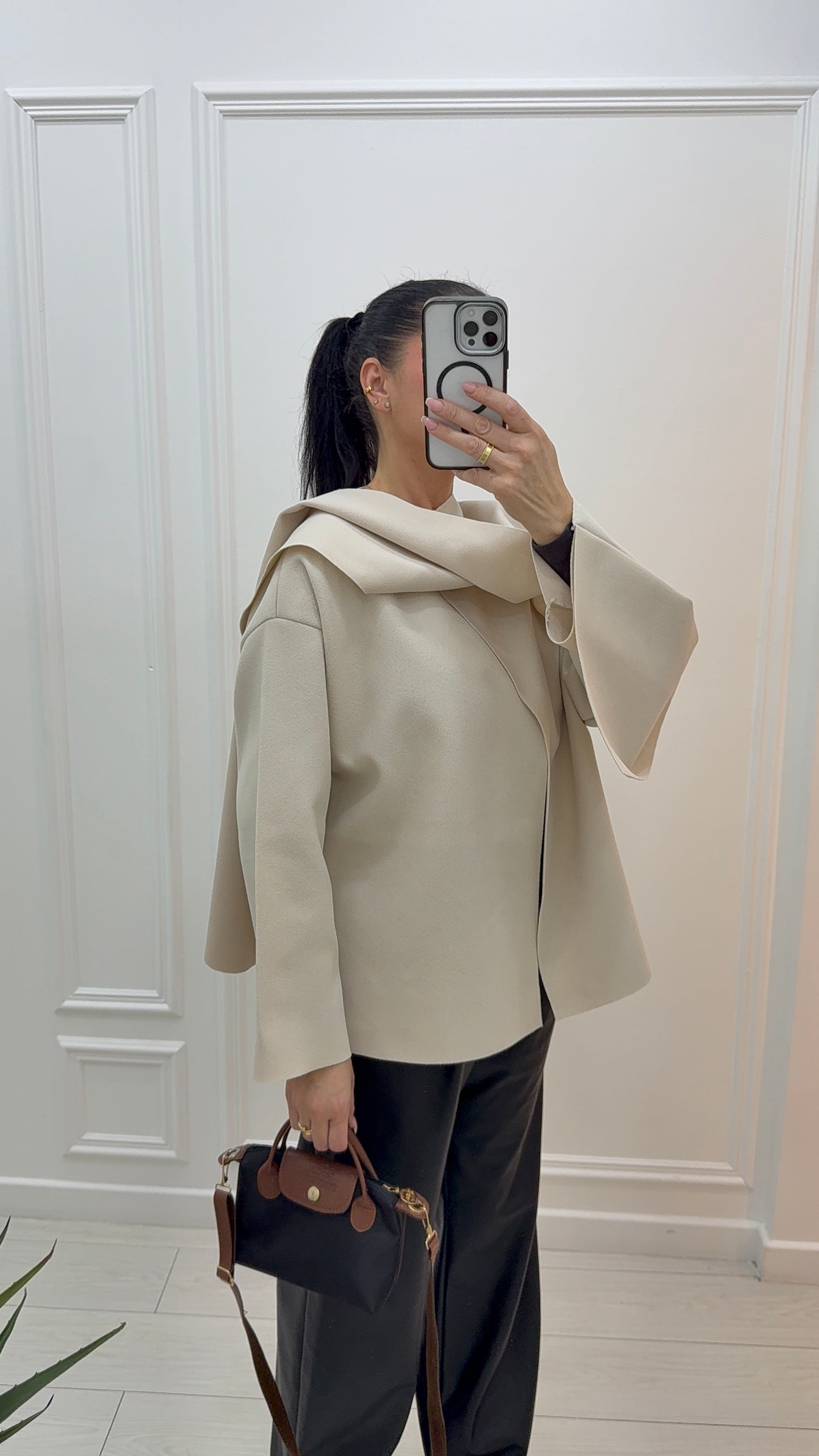 VESTE MANTEAU AVEC ÉCHARPE INTÉGRÉE