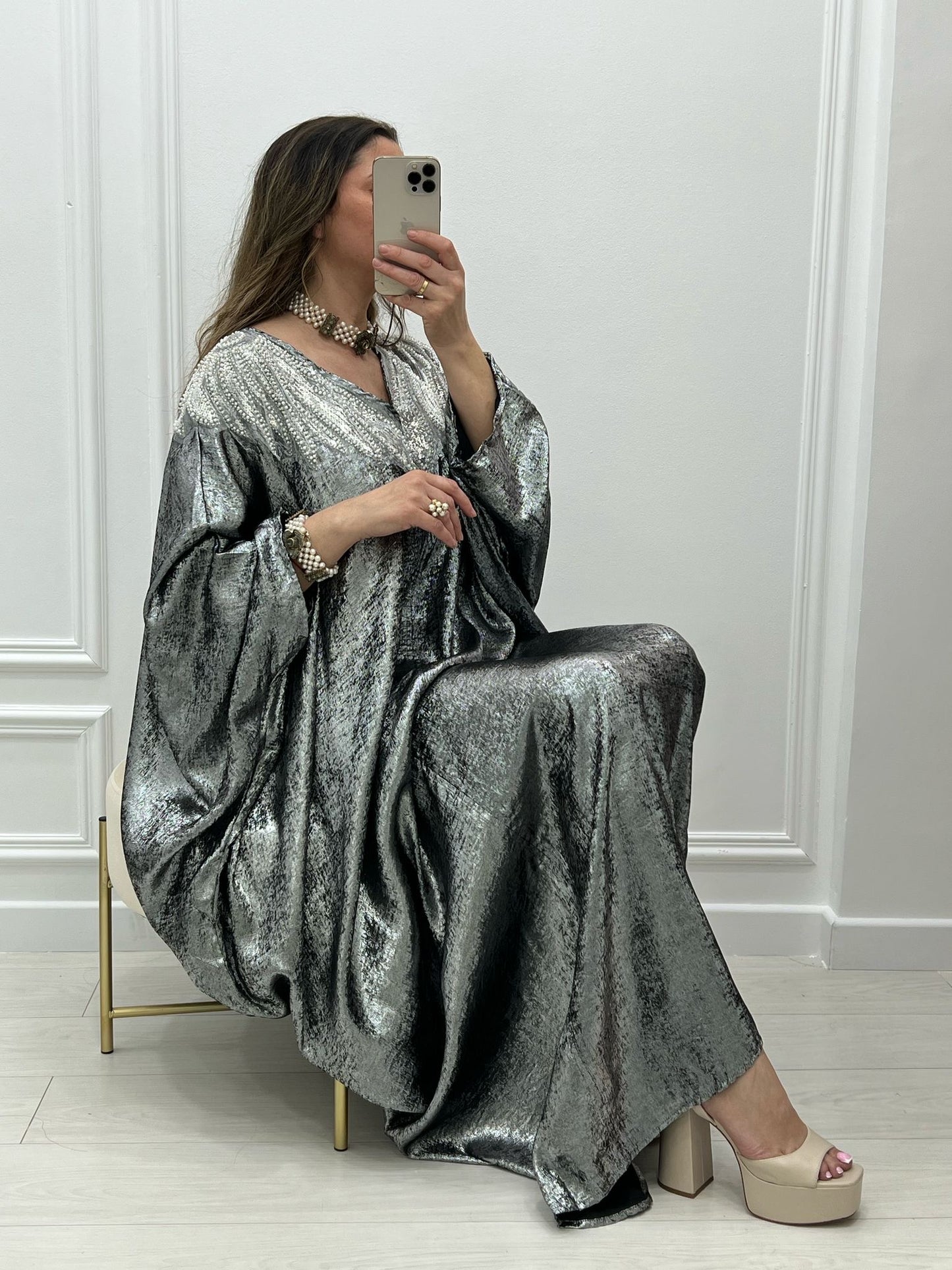 Robe luxe large à perles qualité premium argenté