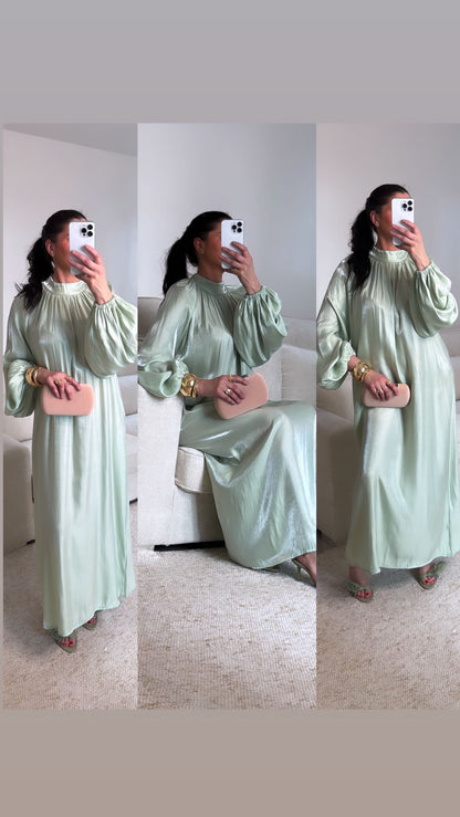 Robe irisée vert d’eau à col montant