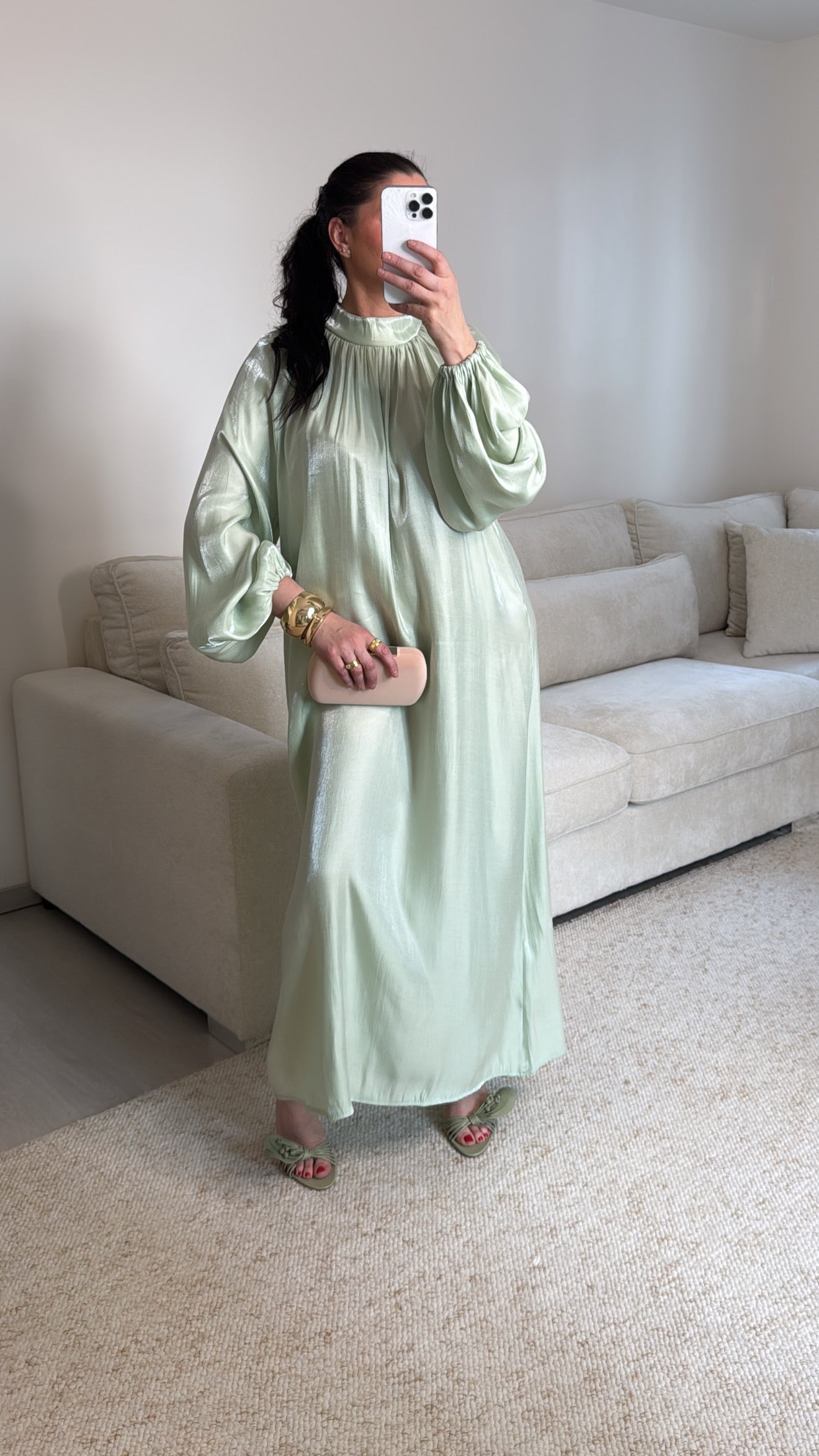 Robe irisée vert d’eau à col montant