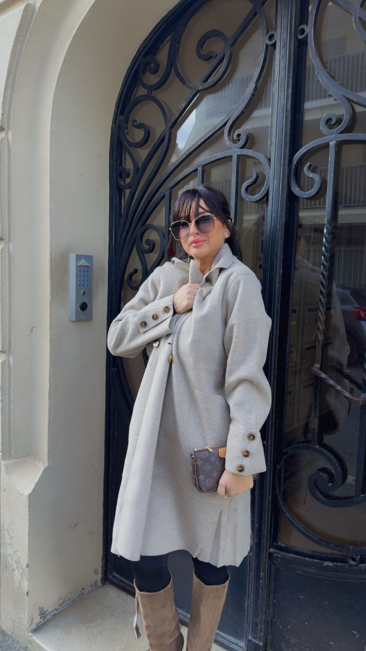 MANTEAU TRENCH FEUTRÉ ÉLÉGANCE  INTEMPORELLE ET CONFORT TAUPE