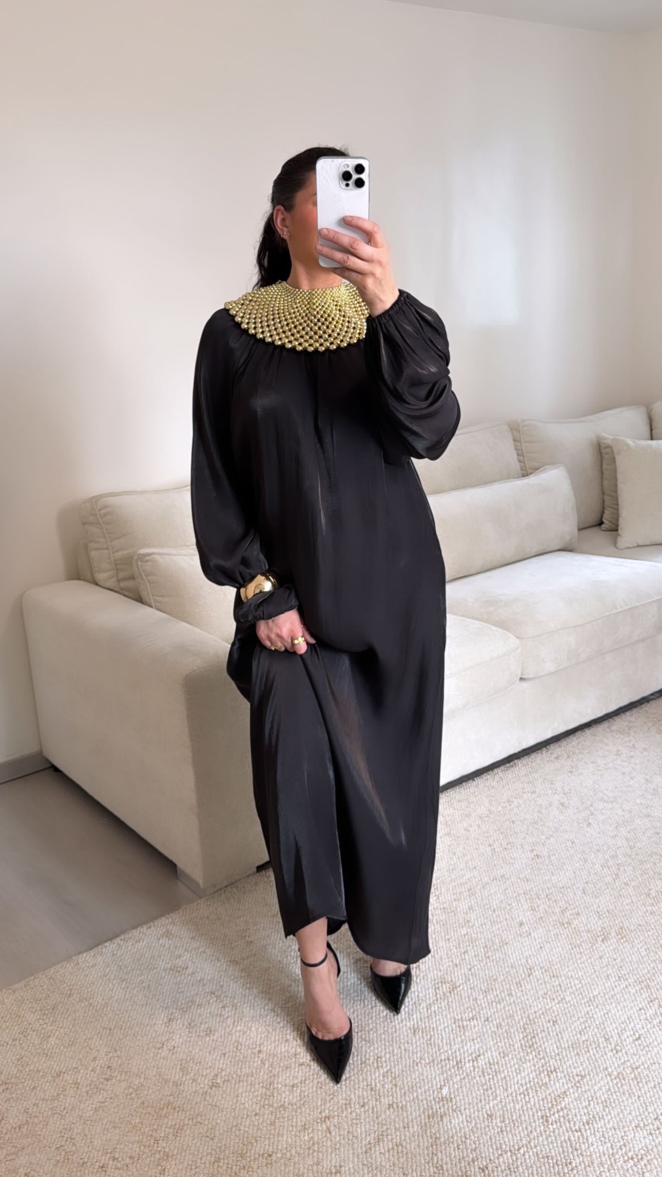 Robe irisé noir col montant à manche bouffante