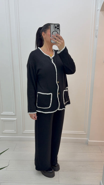 Ensemble 2 pièces gilet + pantalon noir à coutures blanches