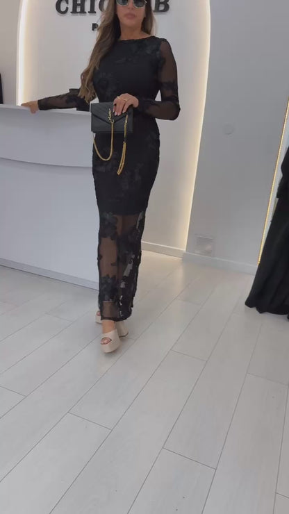 Robe a relief noir à fleur